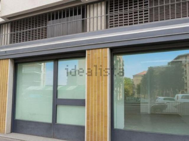 Locale in affitto di 228 m² in Via Marco D&apos Agrate