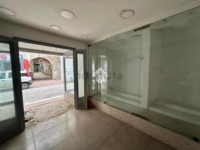 Locale in affitto di 22 m² in Via Vittorio Emanuele III