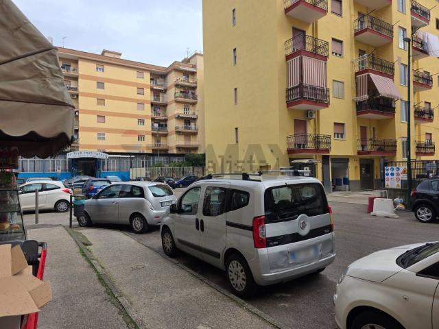 Locale in affitto di 22 m² in Via Carlo Poerio, 20