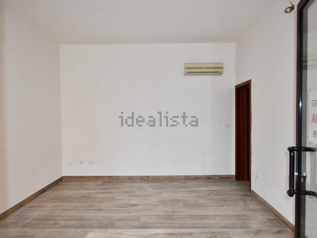 Locale in affitto di 22 m² in Via Giacomo Matteotti, 102