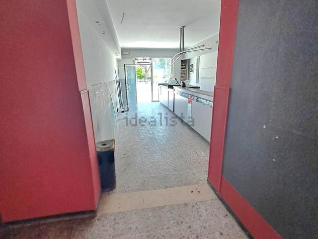 Locale in affitto di 230 m²