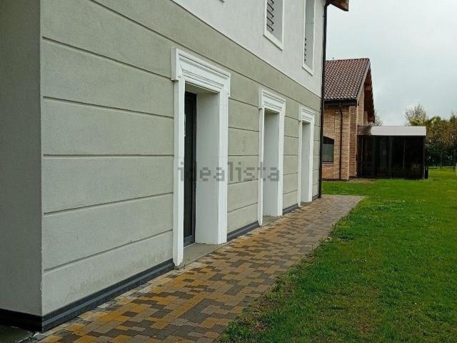 Locale in affitto di 230 m²