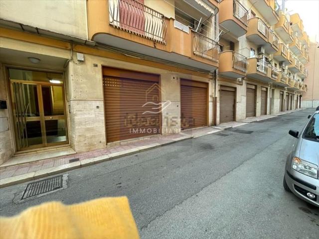 Locale in affitto di 230 m²
