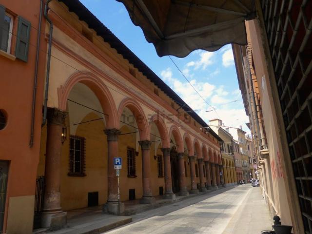 Locale in affitto di 230 m²