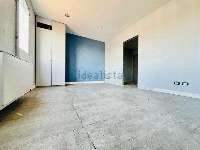 Locale in affitto di 230 m²