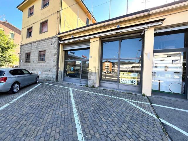 Locale in affitto di 230 m² in Via Giardini, 237