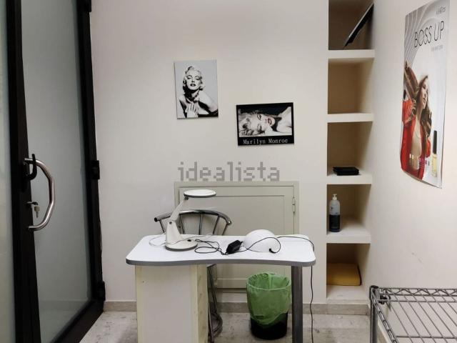 Locale in affitto di 230 m² in Via Domenico Renna