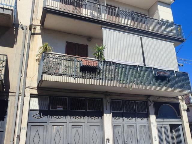 Locale in affitto di 230 m² in Via Estonia, 24