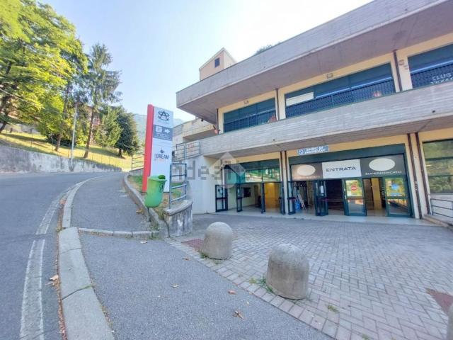 Locale in affitto di 230 m² in Via San Nicola da Tolentino, 25