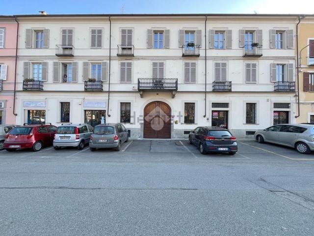 Locale in affitto di 230 m² in Piazza Matteotti, 3