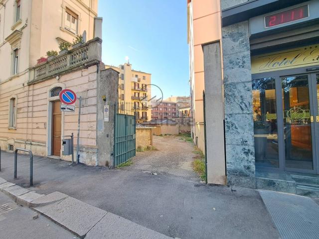Locale in affitto di 230 m² in Piazzale della Stazione, 25