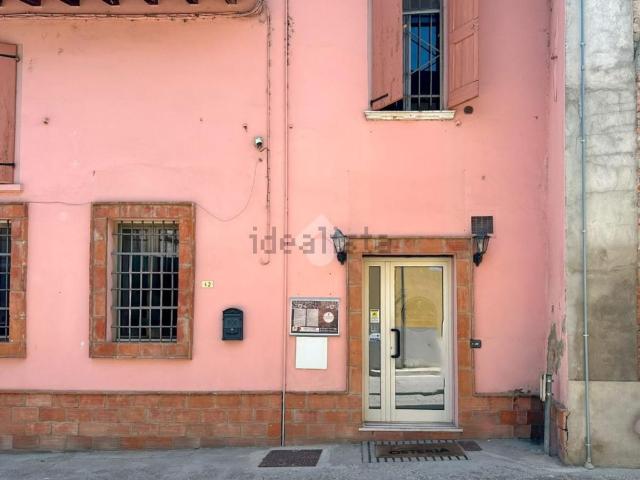 Locale in affitto di 230 m² in Strada per Milzanello, 42