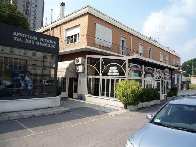 Locale in affitto di 235 m² in Viale Po, 5