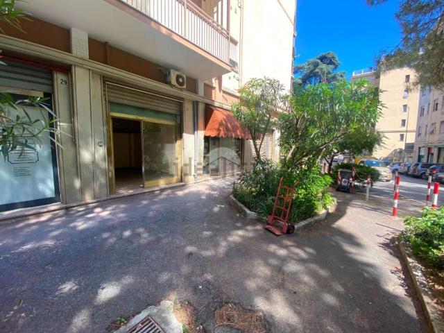 Locale in affitto di 27 m² in Via Luigi Rizzo