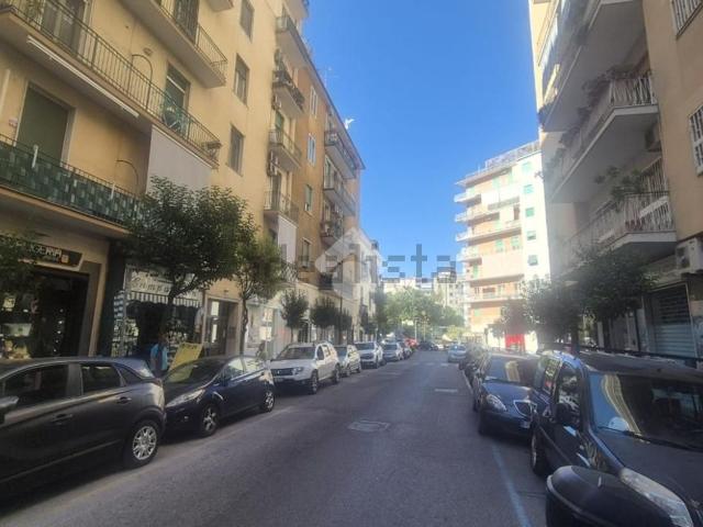 Locale in affitto di 27 m² in Via Maurizio De Vito Piscicelli, 11