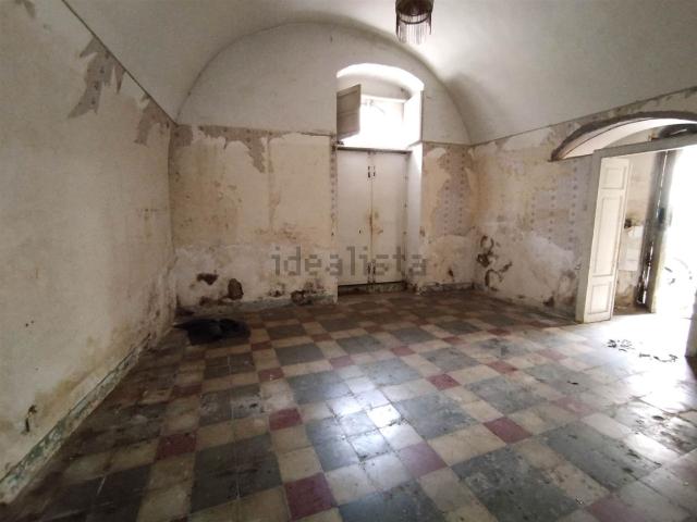Locale in affitto di 27 m²