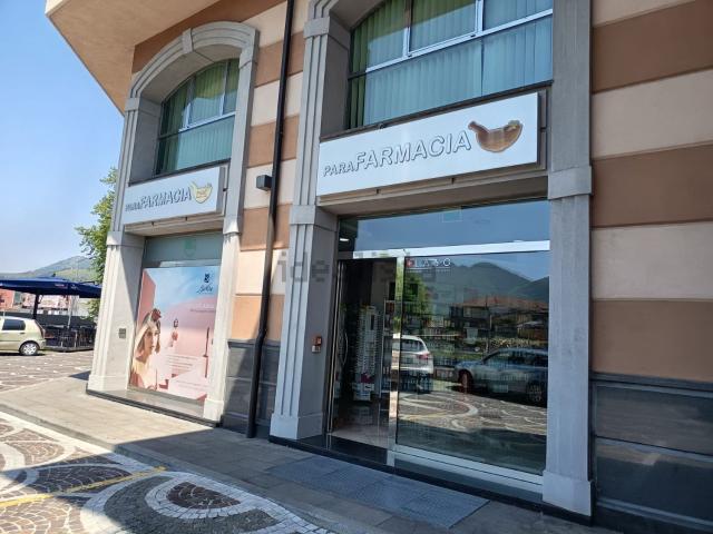 Locale in affitto di 240 m² in Via Giovanni Paolo II
