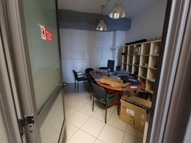 Locale in affitto di 240 m² in Via del Ponte Sospeso, 14
