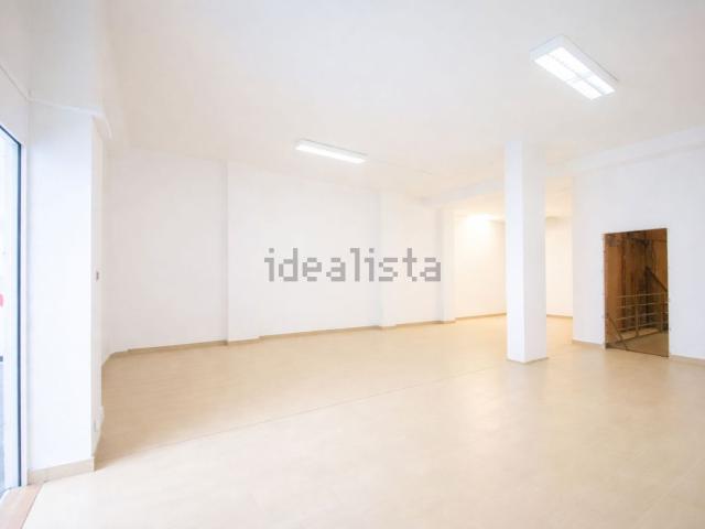 Locale in affitto di 240 m² in Via Luigi Ranco
