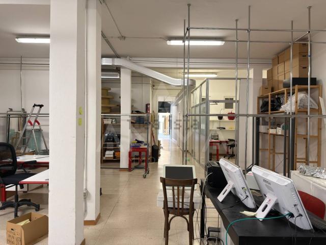 Locale in affitto di 240 m² in Via Rialto, 10