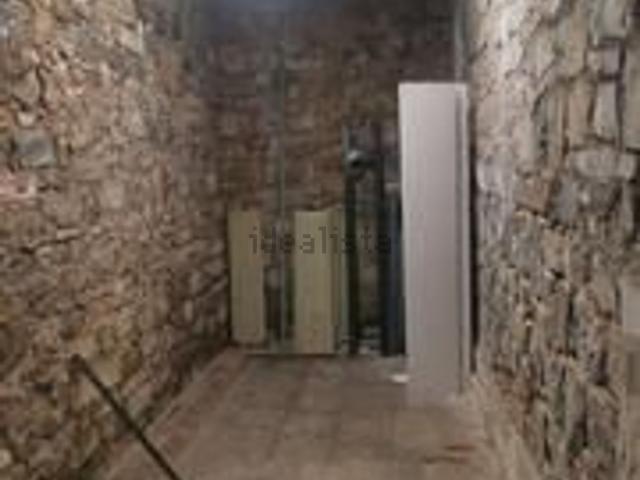 Locale in affitto di 240 m² in Via Trieste