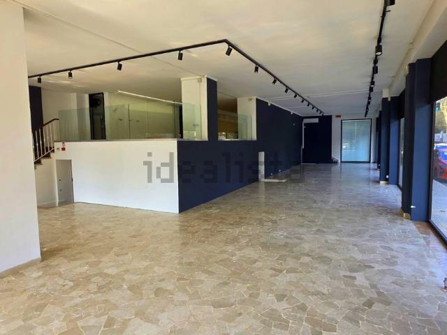 Locale in affitto di 240 m² in Strada Feltrina