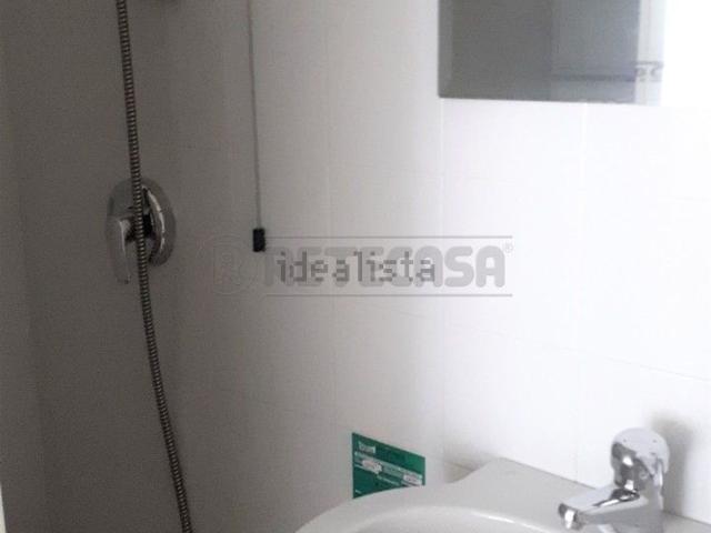 Locale in affitto di 243 m²