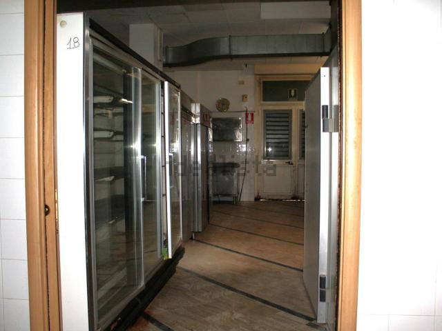 Locale in affitto di 245 m² in Piazza Ragusa