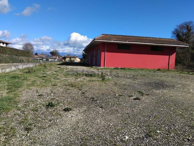 Locale in affitto di 247 m² in Via Giulianello