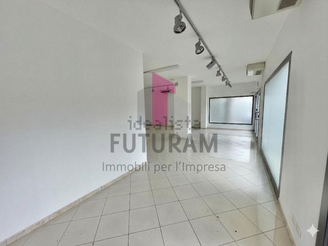 Locale in affitto di 250 m²