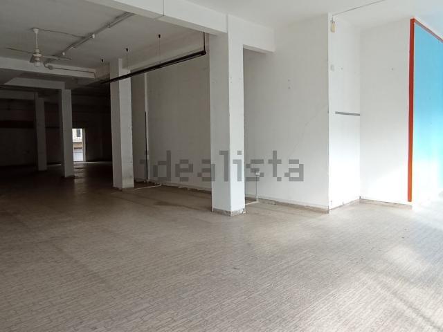 Locale in affitto di 250 m²