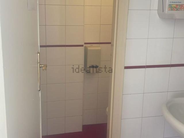 Locale in affitto di 250 m²