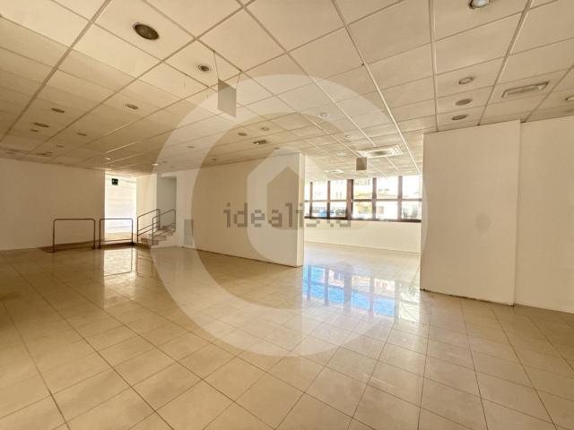 Locale in affitto di 250 m²