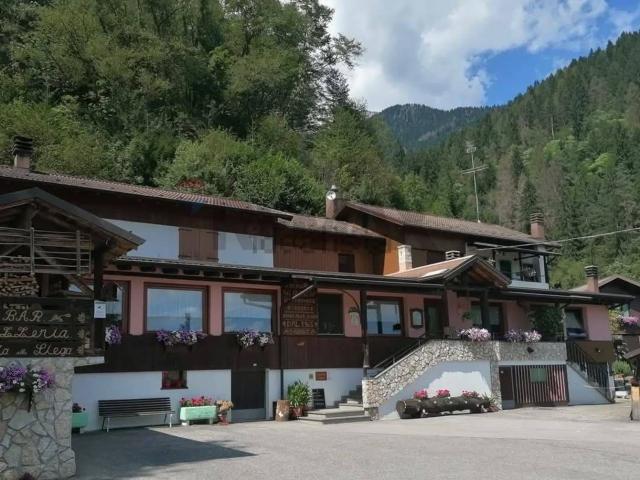 Locale in affitto di 250 m² in Via Conte, 42