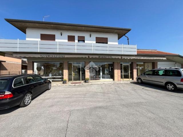 Locale in affitto di 250 m² in Via Capitano Alessio, 118
