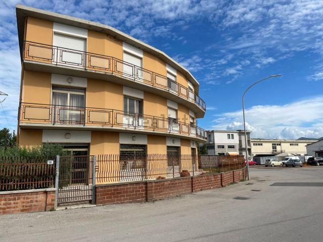 Locale in affitto di 250 m² in Via Agricoltura