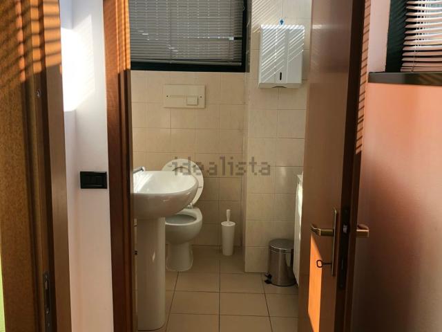 Locale in affitto di 250 m² in Via Archimede, 7