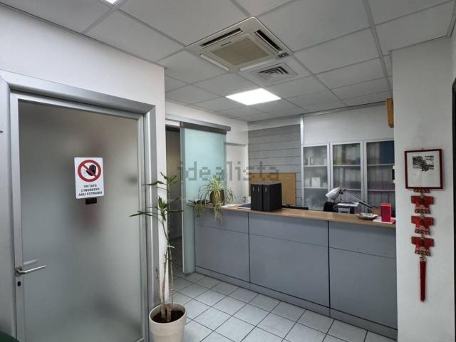 Locale in affitto di 250 m² in Via Bruno Pontecorvo
