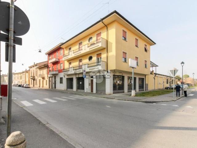 Locale in affitto di 250 m² in Via Emilio Caldara, 50
