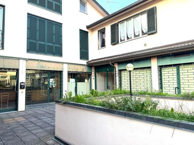 Locale in affitto di 250 m² in Via M. Buonarroti, 7