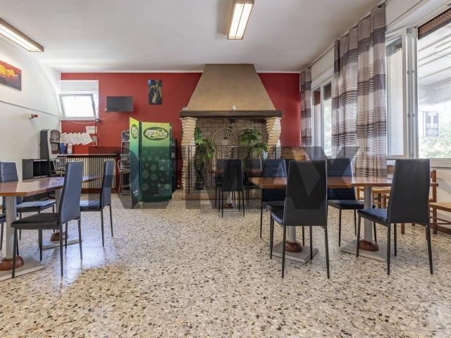 Locale in affitto di 250 m² in Via Maddalena, 14