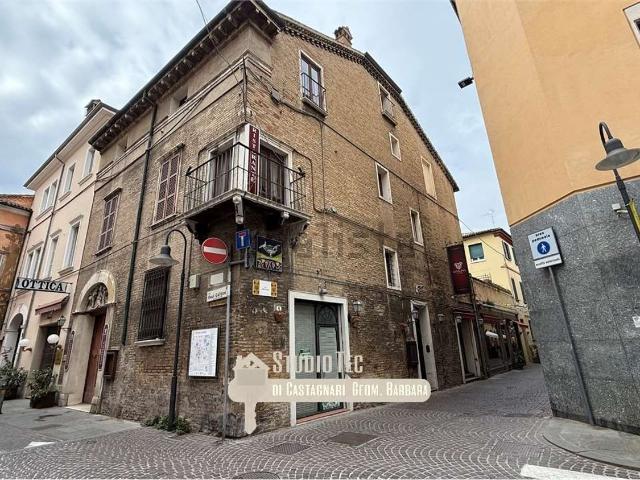 Locale in affitto di 250 m² in Via Mentana