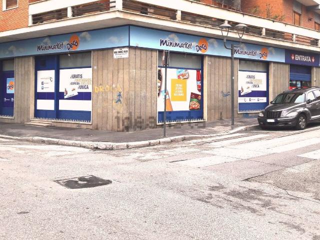 Locale in affitto di 250 m² in Via Trieste