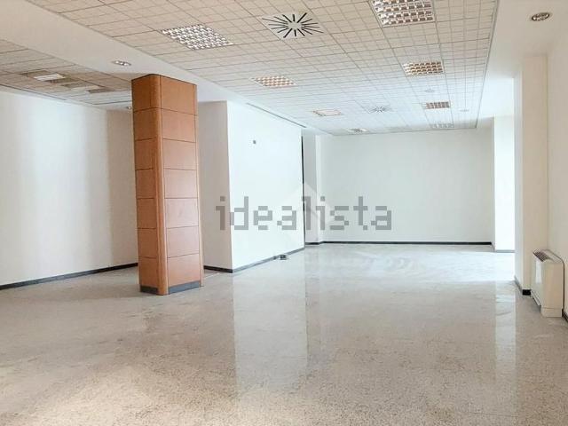 Locale in affitto di 250 m² in Via Varesina, 41