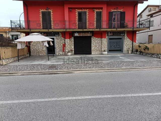 Locale in affitto di 250 m² in Contrada Selva Piana, 72