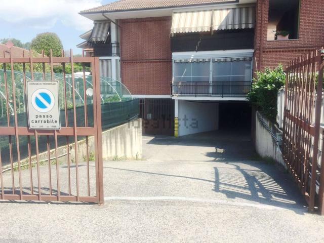 Locale in affitto di 250 m² in Strada Molino della Splua, 3