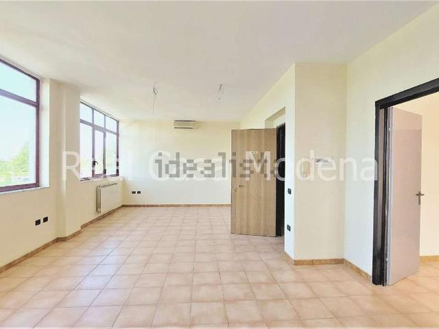 Locale in affitto di 250 m² in Strada Santa Caterina