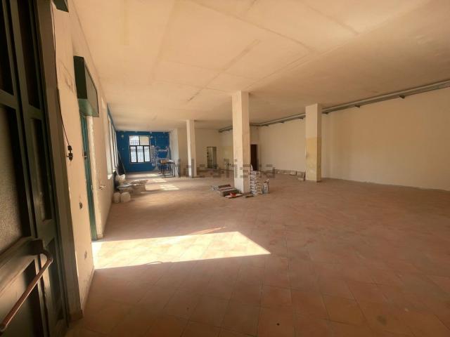 Locale in affitto di 251 m² in Via Circumvallazione, 413