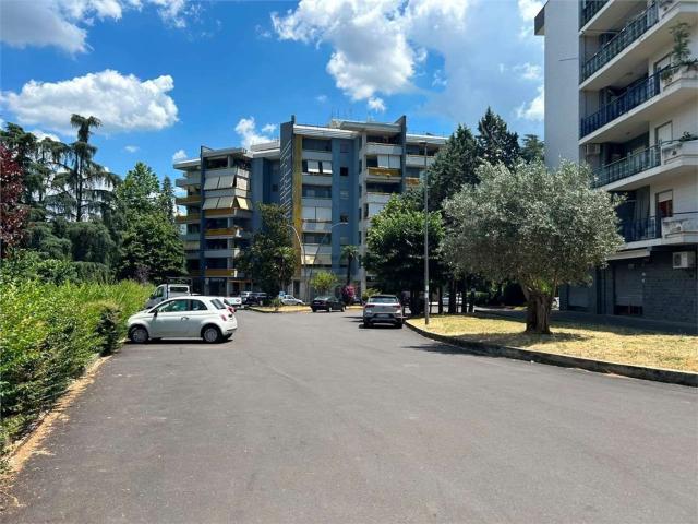 Locale in affitto di 253 m²