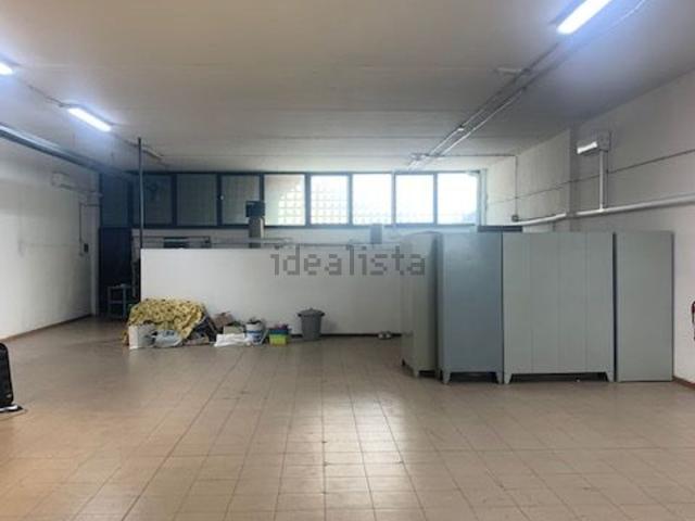 Locale in affitto di 255 m² in Via Augusto Righi